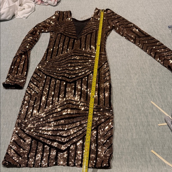 Elegant Sequin Long Sleeve Dress - Picture 9 of 12